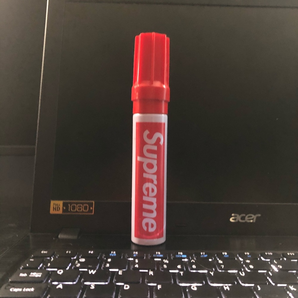 Supreme marker